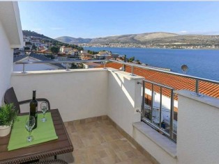 One-room apartment 50 m from the sea